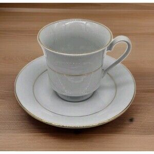 Vintage 1995 Sakura Classic Gold Tea Cup & Saucer Set White Gold Trim Coffee Mug